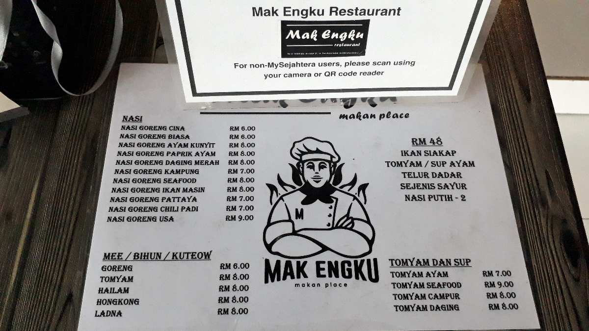 homestay near legoland-makan mak engku