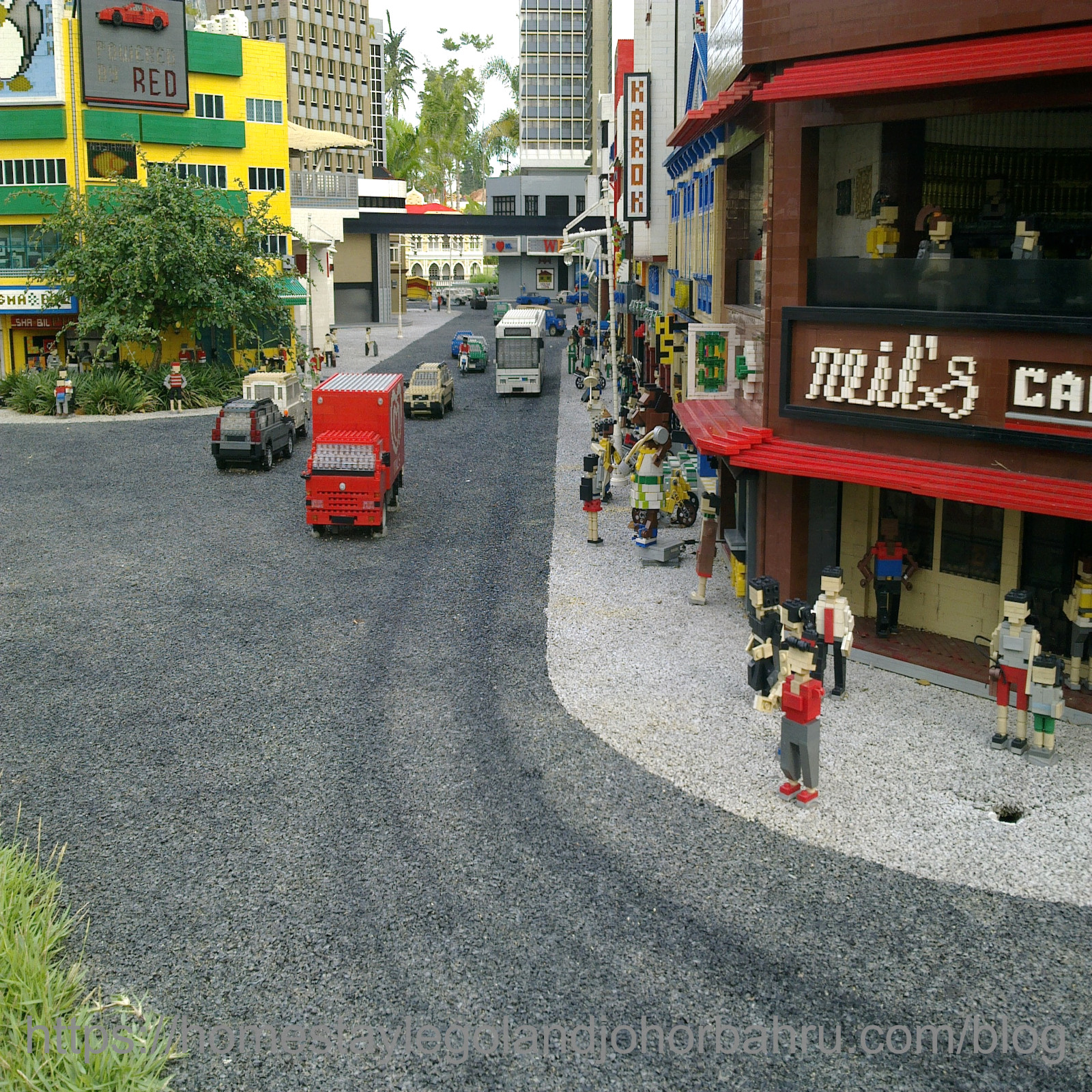 Cari tiket 20%Legoland Malaysia? Untuk Single Park, Double Park & Triple Park!!! homestay-near-legoland-028bukit-indah